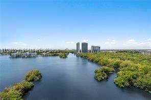 17111 Biscayne Blvd 1210, North Miami Beach FL - photo 17 of 68