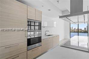 17111 Biscayne Blvd 1210, North Miami Beach FL - photo 9 of 68