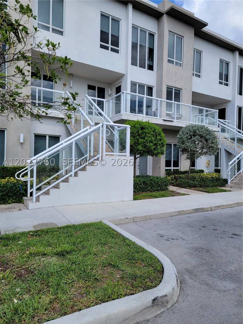 3 bedroom Condominium at 6310 NW 103rd Pl 202, Landmark At Doral, Doral — photo 1