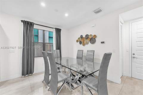 10250 NW 76th Ter, Doral FL - photo 11 of 37