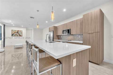 10250 NW 76th Ter, Doral FL - photo 12 of 37