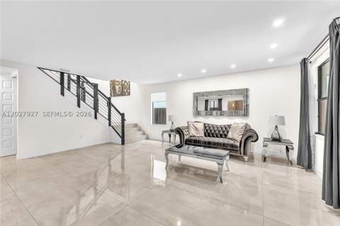 10250 NW 76th Ter, Doral FL - photo 9 of 37