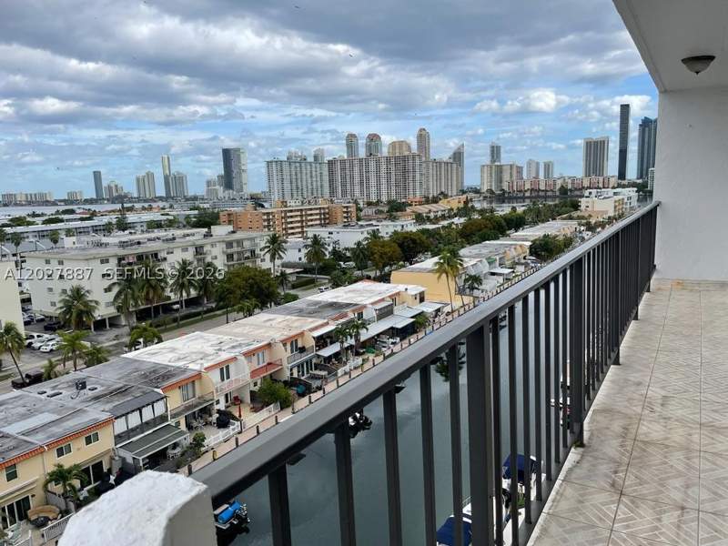 2 bedroom Condominium at 3545 NE 166th St 1004, Coral Isle West Condo, North Miami Beach — photo 3