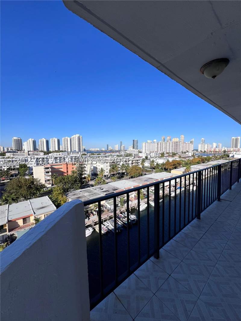 2 bedroom Condominium at 3545 NE 166th St 1004, Coral Isle West Condo, North Miami Beach — photo 5