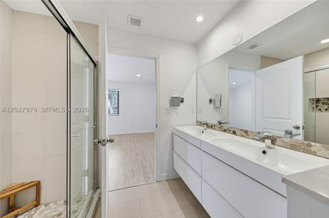 476 NE 194th Ter, Miami FL - photo 13 of 20