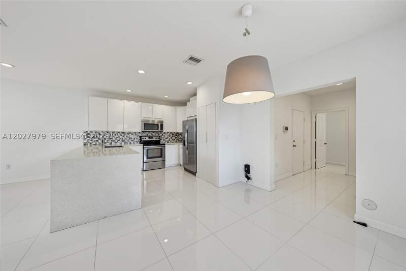 3 bedroom Townhouse at 476 NE 194th Ter, Champion Lakes, Miami — photo 4