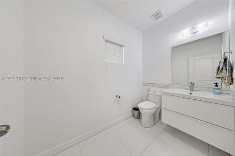476 NE 194th Ter, Miami FL - photo 7 of 20