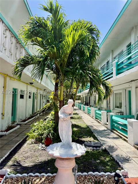 6490 Collins Ave 14, Miami Beach FL - photo 18 of 19