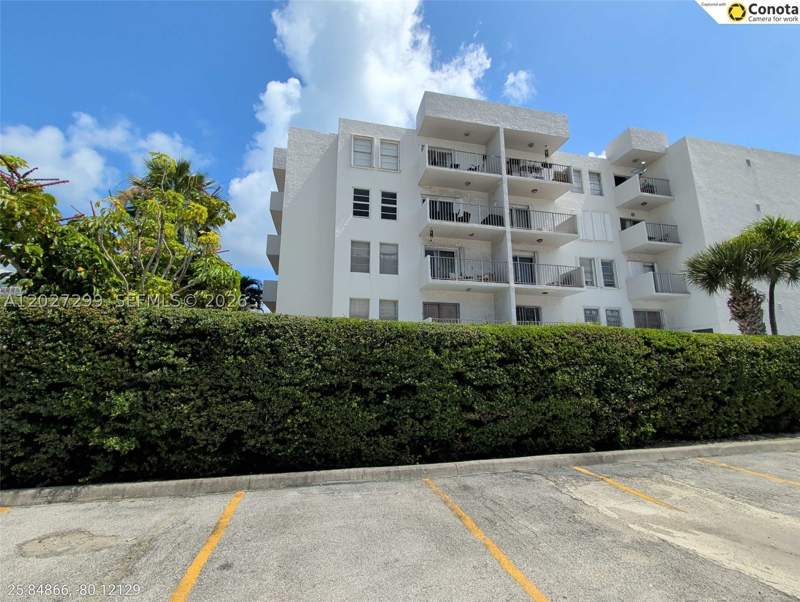 1 bedroom Condominium at 6545 Indian Creek Dr 208, Clinton Condo, Miami Beach — photo 2