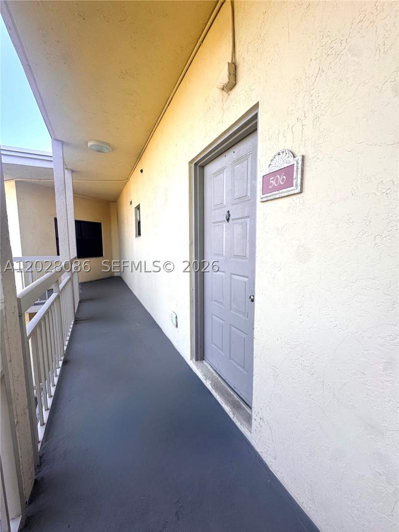 2 bedroom Condominium at 8290 Lake Dr 506, Las Vistas At Doral Condo, Doral — photo 3