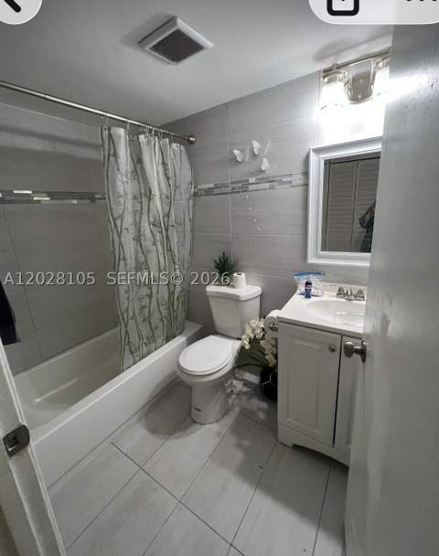 851 NE 207th Ter 6-103, Miami FL - photo 9 of 12