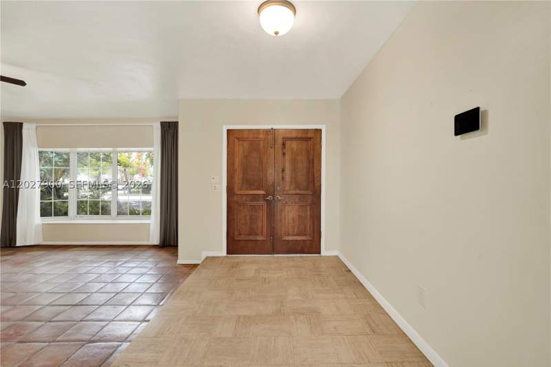 4 bedroom SingleFamilyResidence at 6980 SW 104th St, Kendall Gardens, Pinecrest — photo 3