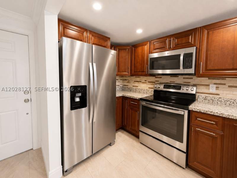 2 bedroom Condominium at 1901 NW S River Dr 5A, River Club Townhouse Cond, Miami — photo 3