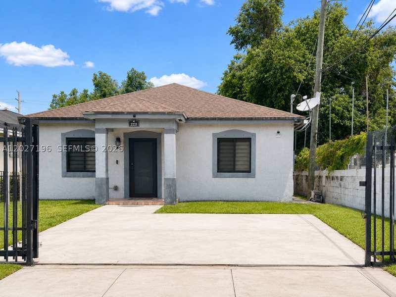 3 bedroom SingleFamilyResidence at 2221 NW 57th St, Gorray Park, Miami — photo 1