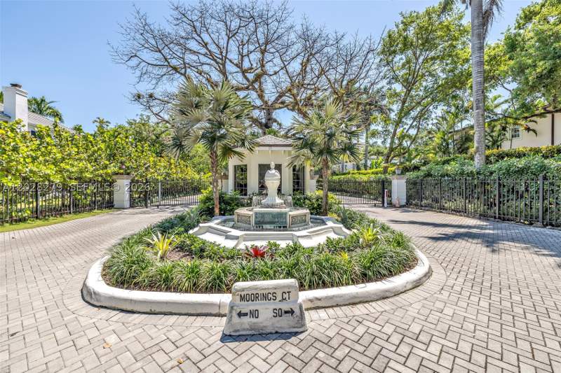 5 bedroom SingleFamilyResidence at 3462 N Moorings Way, The Moorings, Miami — photo 5