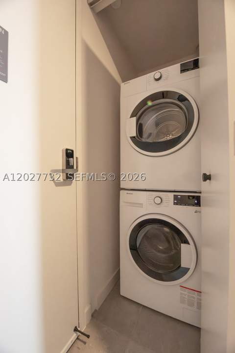 121 NE 5th St 1809, Miami FL - photo 13 of 25