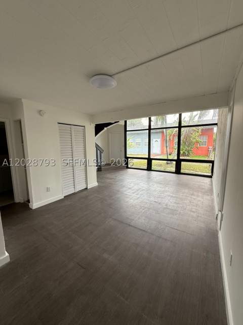 14310 NE 5th Pl, Miami FL - photo 11 of 12