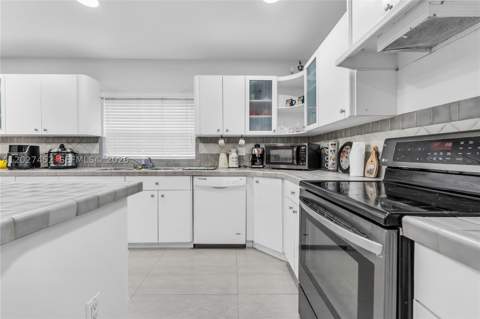 6284 SW 26th St, Miami FL - photo 15 of 74