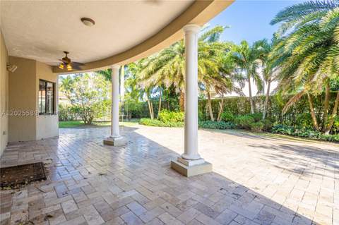 19529 SW 80th Ct, Cutler Bay FL - photo 12 of 91