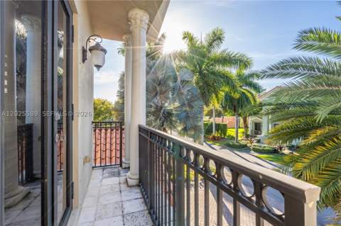 19529 SW 80th Ct, Cutler Bay FL - photo 15 of 91