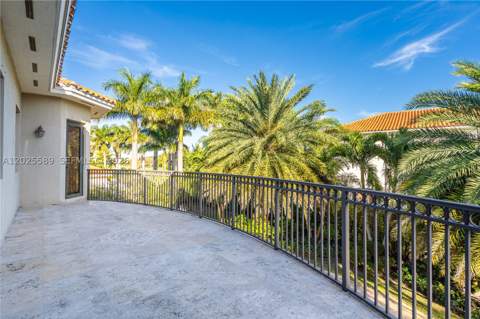 19529 SW 80th Ct, Cutler Bay FL - photo 16 of 91