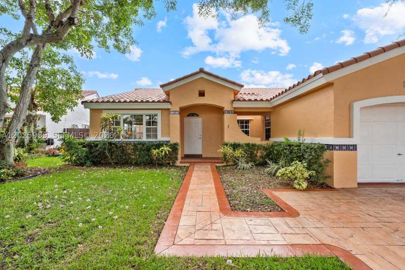 3 bedroom SingleFamilyResidence at 4260 SW 150th Ave, Lakes Of The Meadow - Nor, Miami — photo 1