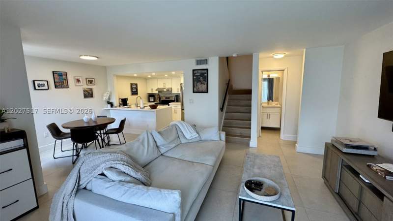 1 bedroom Condominium at 4540 SW 68th Ct Cir 43-7, Gables Point Condo I, Miami — photo 2