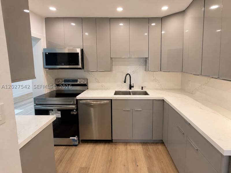 4 bedroom SingleFamilyResidence at 2627 NE 213th St, Biltmore Pk, Miami — photo 2