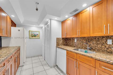3200 Collins Ave 12-8, Miami Beach FL - photo 12 of 40