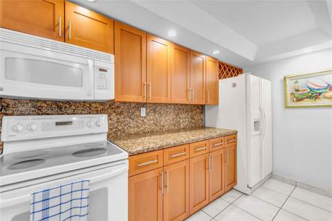 3200 Collins Ave 12-8, Miami Beach FL - photo 13 of 40