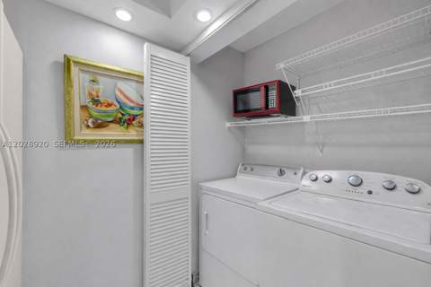 3200 Collins Ave 12-8, Miami Beach FL - photo 16 of 40