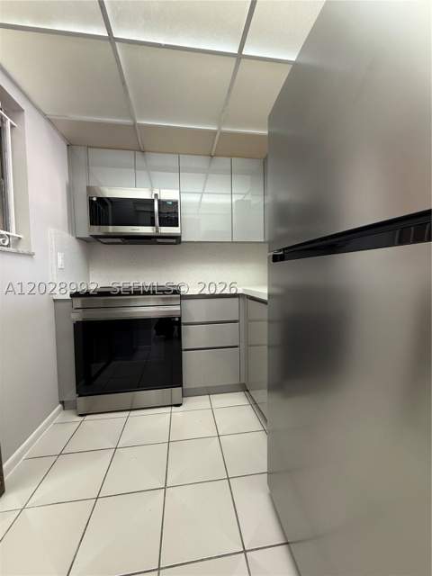 6820 W Flagler St 407, Miami FL - photo 12 of 37