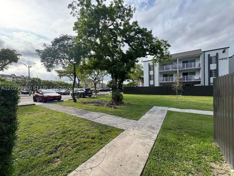 1 bedroom Condominium at 4800 NW 79th Ave 208, Doral Gardens II Condo, Doral — photo 2