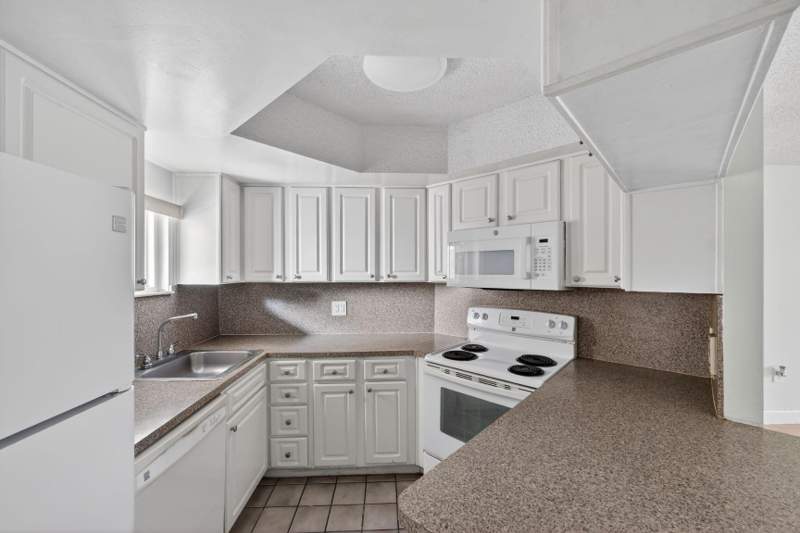1 bedroom Condominium at 8373 Lake Drive Apt 307, Las Vistas At Doral Condo, Doral — photo 5