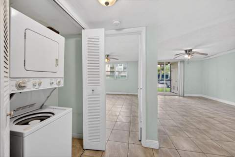 8373 Lake Drive 101, Doral FL - photo 7 of 12