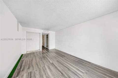 7601 E Treasure Dr 609, North Bay Village FL - photo 11 of 28