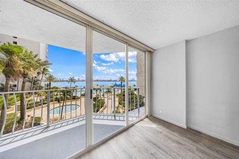 7601 E Treasure Dr 609, North Bay Village FL - photo 17 of 28