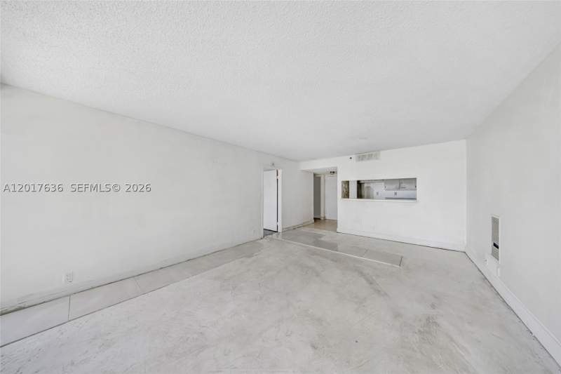 2 bedroom Condominium at 7601 E Treasure Dr 609, The Grandview Palace Cond, North Bay Village — photo 4