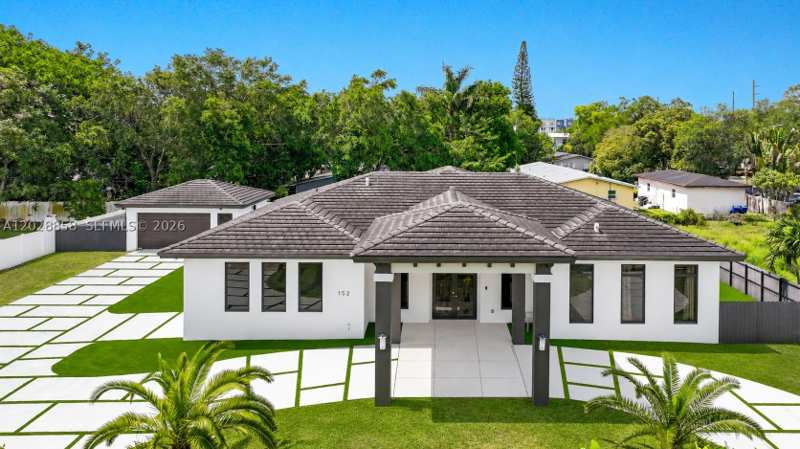 4 bedroom SingleFamilyResidence at 152 NW 165th St, Bisc Gardens Sec C, Miami — photo 1
