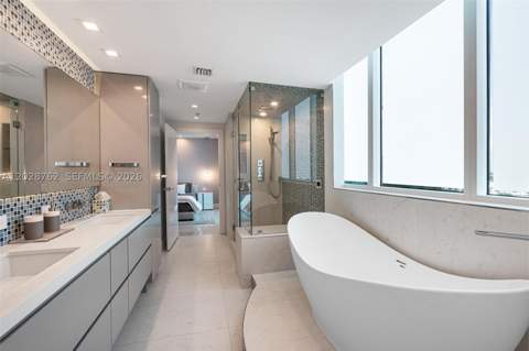 3801 Collins Ave 703, Miami Beach FL - photo 17 of 22