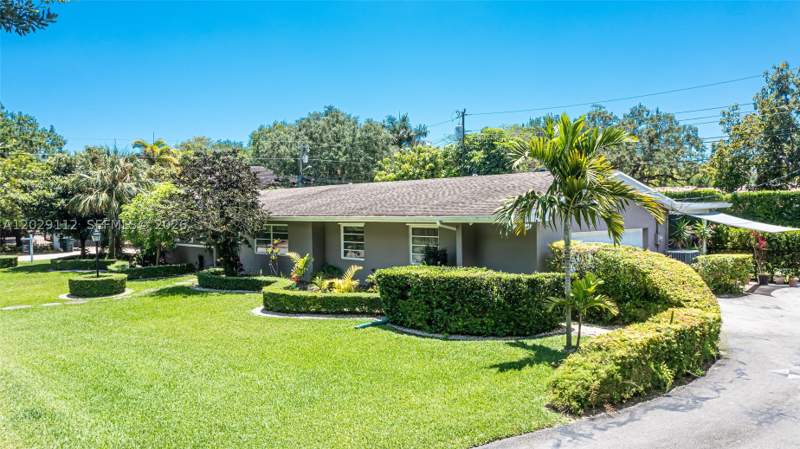 5 bedroom SingleFamilyResidence at 6760 SW 62nd Ter, Tranquility Ests, South Miami — photo 3