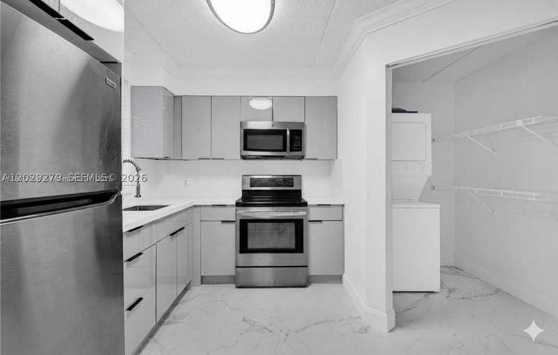 2 bedroom Condominium at 6135 NW 186th St 202, Mirassou Condo, Hialeah — photo 4
