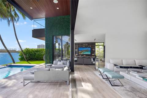 16470 NE 30th Ave, North Miami Beach FL - photo 13 of 62