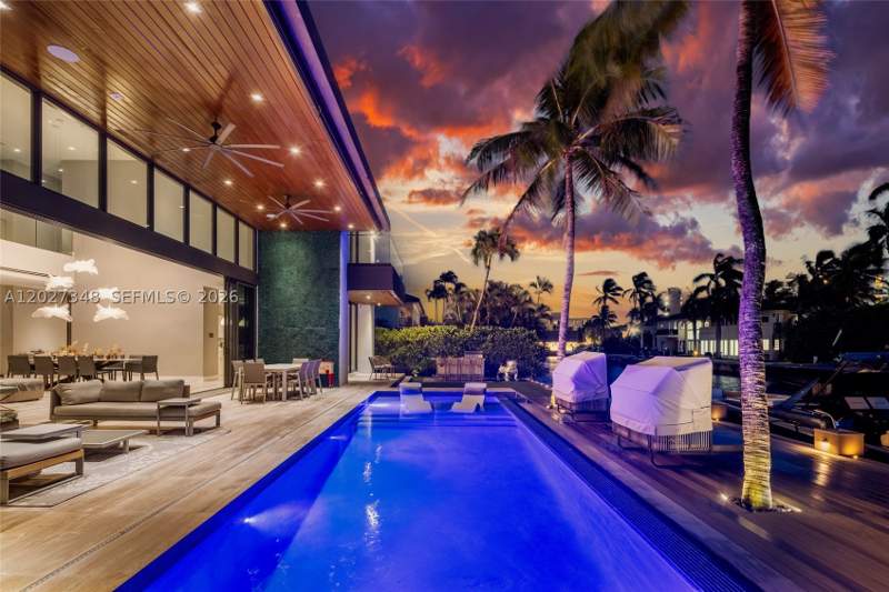 5 bedroom SingleFamilyResidence at 16470 NE 30th Ave, Eastern Shores, North Miami Beach — photo 3