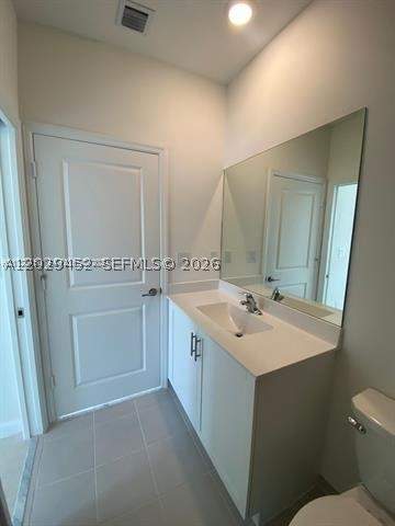 593 NE 208th Ter, Miami FL - photo 13 of 40