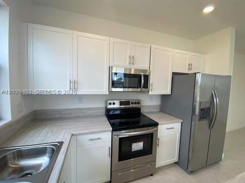 593 NE 208th Ter, Miami FL - photo 18 of 40