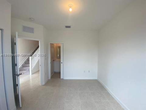 593 NE 208th Ter, Miami FL - photo 6 of 40