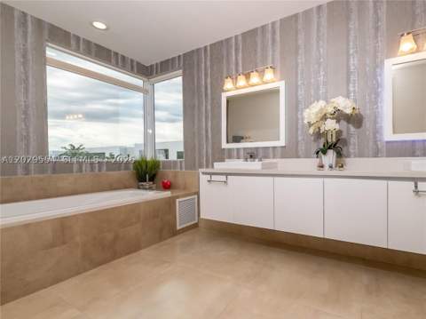 7480 NW 99th Ave, Doral FL - photo 13 of 45