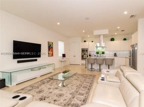7480 NW 99th Ave, Doral FL - photo 8 of 45