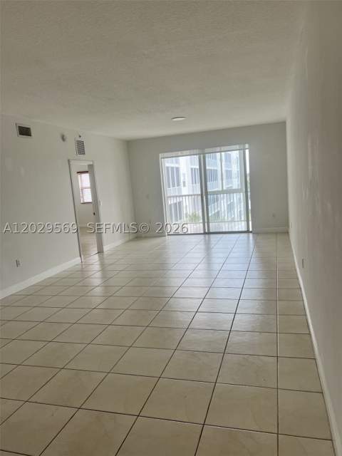 10750 NW 66th St 401, Doral FL - photo 10 of 31